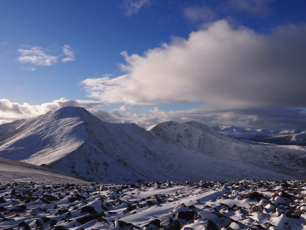 Strahfarrar Hills