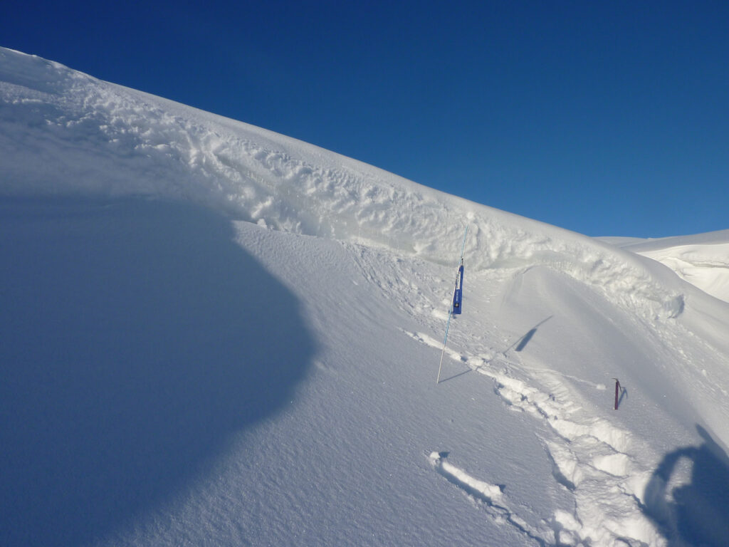 The snowbank before digging!