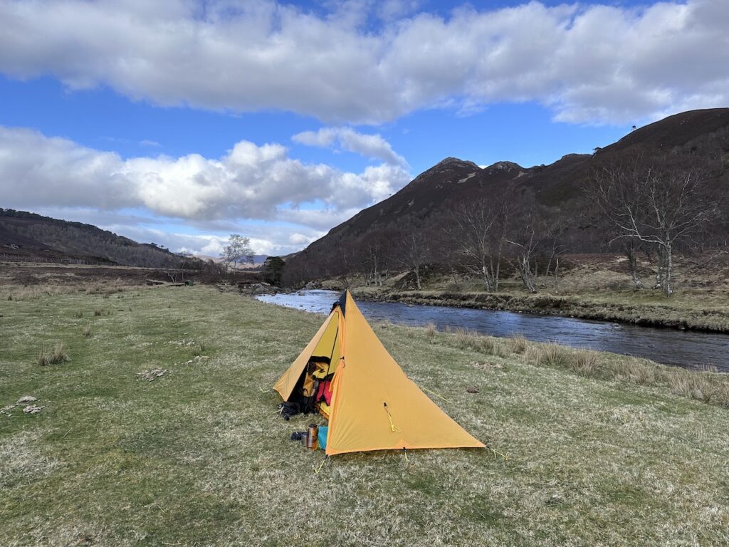 Wild camping by Abhainn a'Ghlinne Mhoir